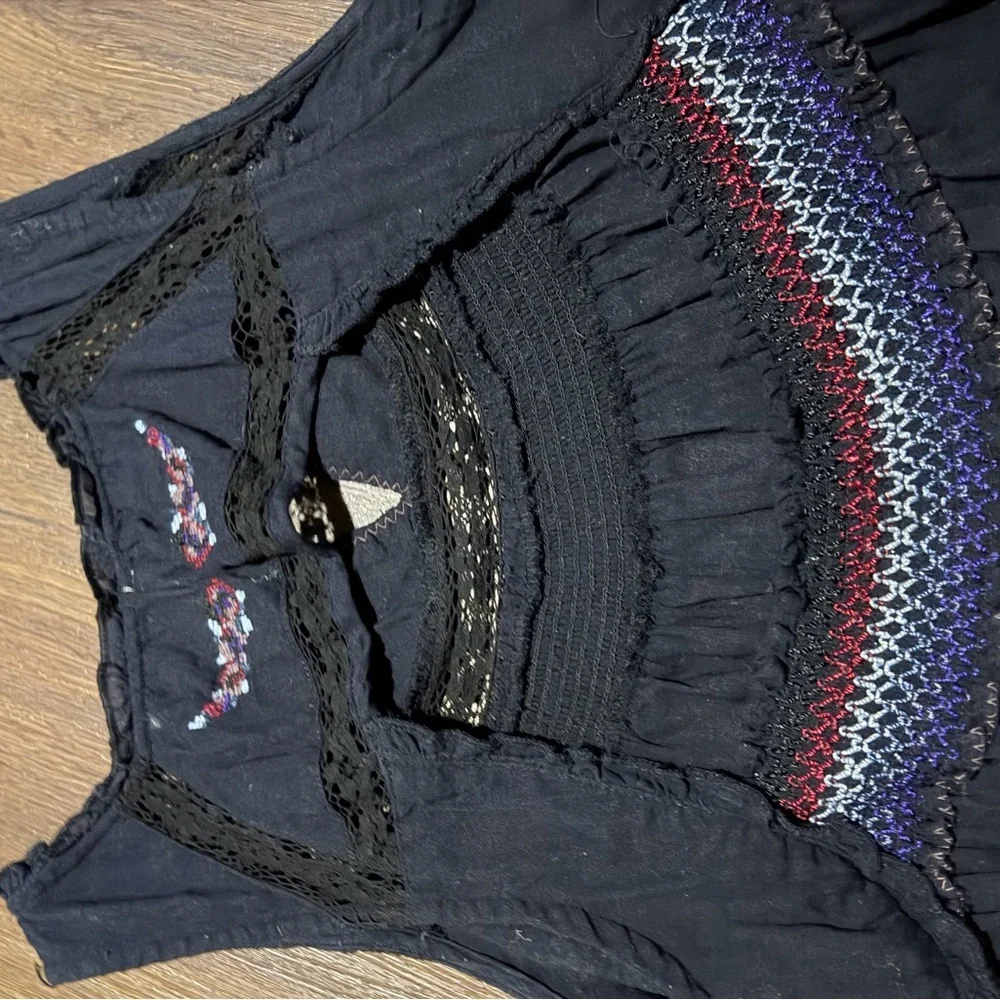 Free people boho cutout black embroidered top blouse black silver beading spring - Picture 10 of 10